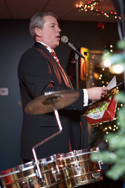 Dennis VanDerGinst introducing Dick Holiday and the Bamboo Gang